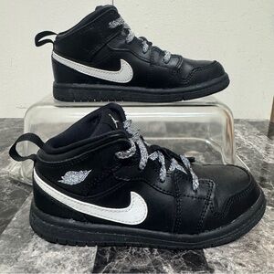 Jordan 1 Mid Shoes Toddler Size  10 C Black White Kids Retro Sneakers 640735-049